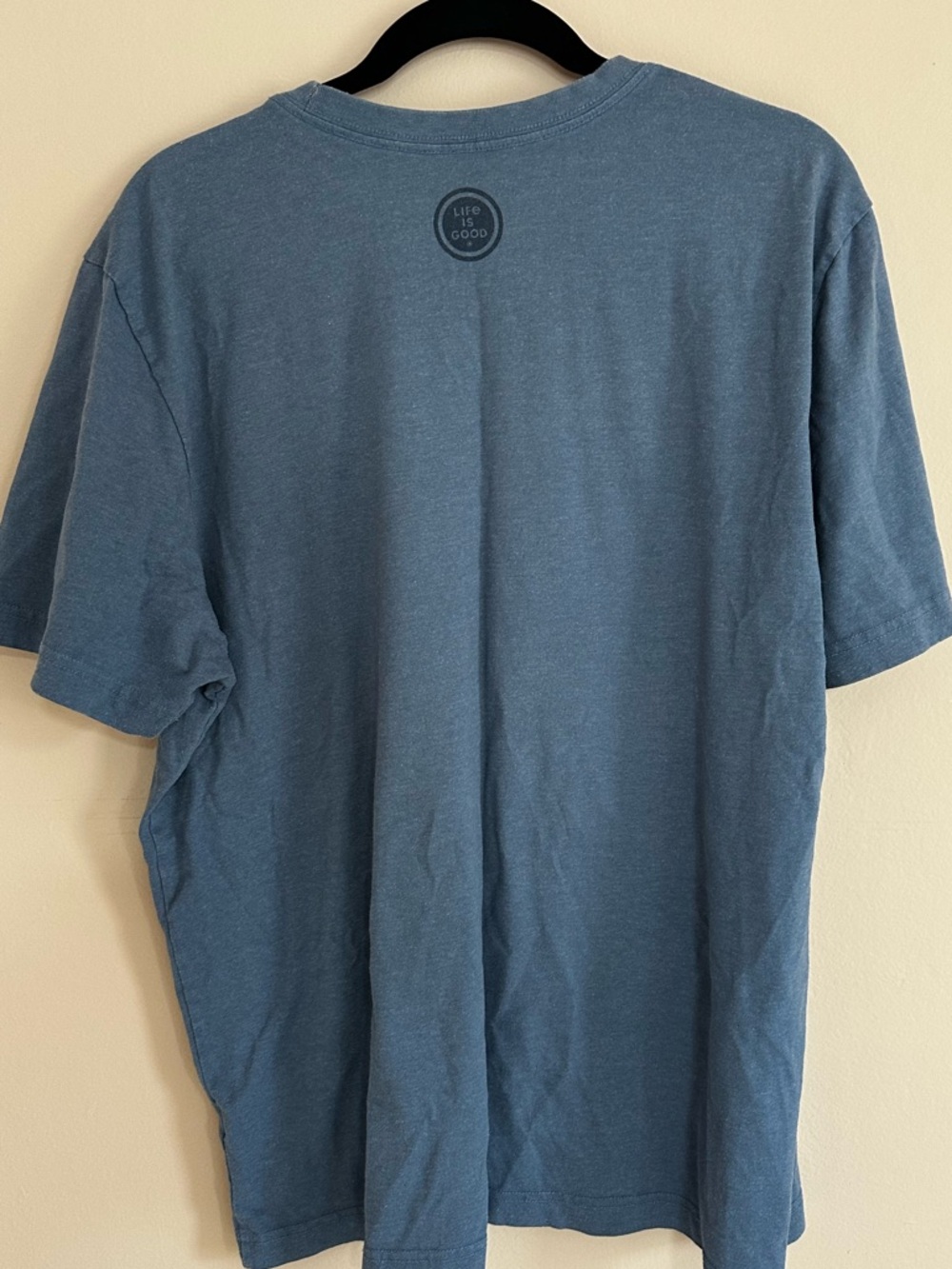 Men’s Life Is Good Crusher Tee ft. Black Lab & Beer - Picture 2 of 4